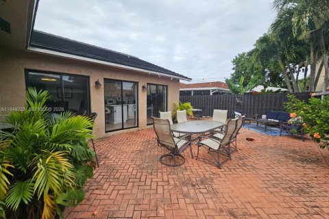 Casa en venta en Miami, Florida, 3 dormitorios, 115.38 m2 № 2002993 - foto 22