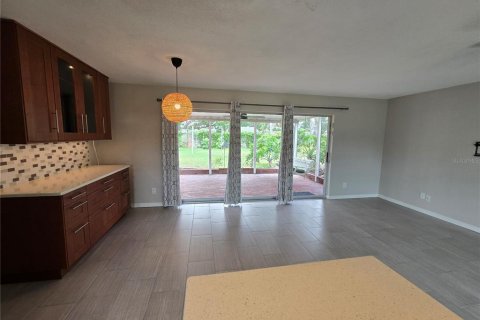 Villa ou maison à vendre à Saint Petersburg, Floride: 2 chambres, 84.54 m2 № 1912828 - photo 8