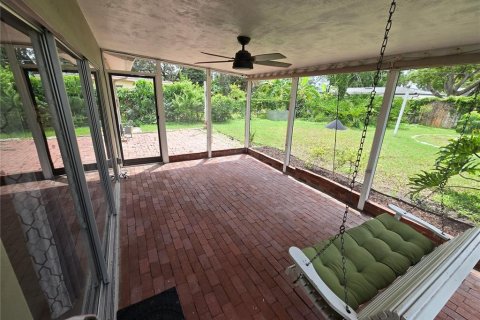 Villa ou maison à vendre à Saint Petersburg, Floride: 2 chambres, 84.54 m2 № 1912828 - photo 15