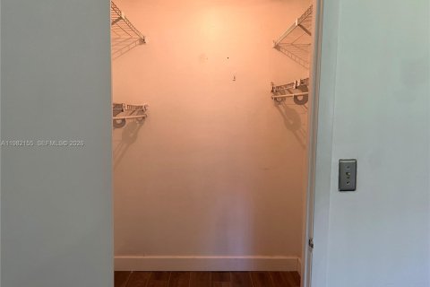 Copropriété à louer à Miami, Floride: 3 chambres, 108.23 m2 № 2080198 - photo 8