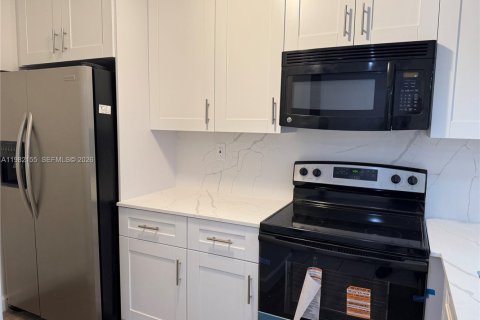 Copropriété à louer à Miami, Floride: 3 chambres, 108.23 m2 № 2080198 - photo 16