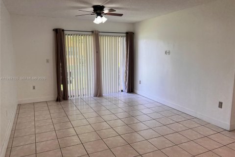 Copropriété à louer à Miami, Floride: 3 chambres, 108.23 m2 № 2080198 - photo 19