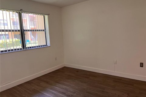 Copropriété à louer à Miami, Floride: 3 chambres, 108.23 m2 № 2080198 - photo 13