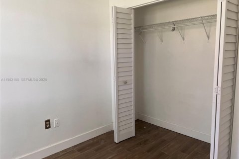 Copropriété à louer à Miami, Floride: 3 chambres, 108.23 m2 № 2080198 - photo 12