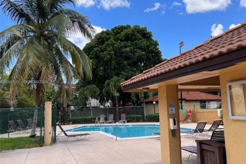 Copropriété à louer à Miami, Floride: 3 chambres, 108.23 m2 № 2080198 - photo 28