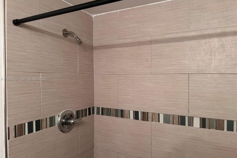 Copropriété à louer à Miami, Floride: 3 chambres, 108.23 m2 № 2080198 - photo 10