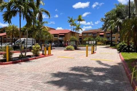 Copropriété à louer à Miami, Floride: 3 chambres, 108.23 m2 № 2080198 - photo 30