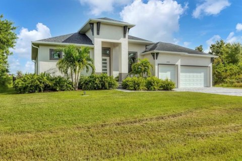 Villa ou maison à vendre à North Port, Floride: 3 chambres, 210.89 m2 № 1555906 - photo 2