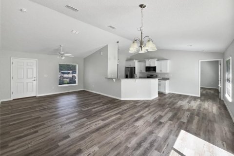 House in Ocala, Florida 3 bedrooms, 128.95 sq.m. № 1903882 - photo 6
