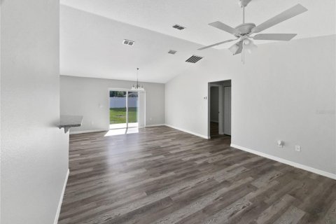 House in Ocala, Florida 3 bedrooms, 128.95 sq.m. № 1903882 - photo 10