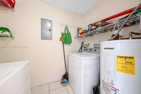 House in Boca Raton, Florida 3 bedrooms, 125.23 sq.m. № 2065981 - photo 21