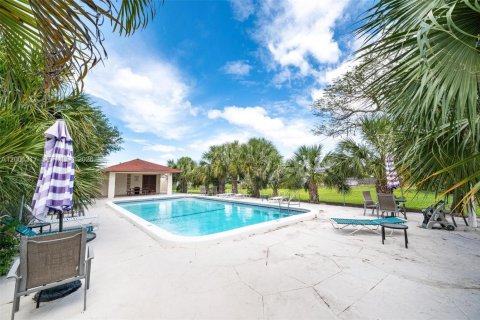 House in Boca Raton, Florida 3 bedrooms, 125.23 sq.m. № 2065981 - photo 27