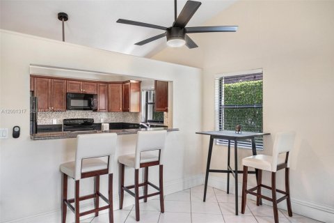 House in Boca Raton, Florida 3 bedrooms, 125.23 sq.m. № 2065981 - photo 9