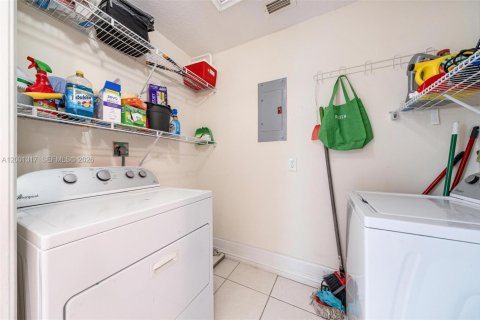 House in Boca Raton, Florida 3 bedrooms, 125.23 sq.m. № 2065981 - photo 20