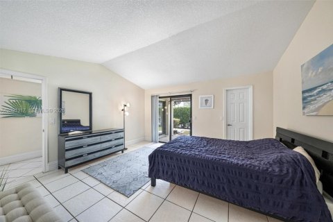 House in Boca Raton, Florida 3 bedrooms, 125.23 sq.m. № 2065981 - photo 12