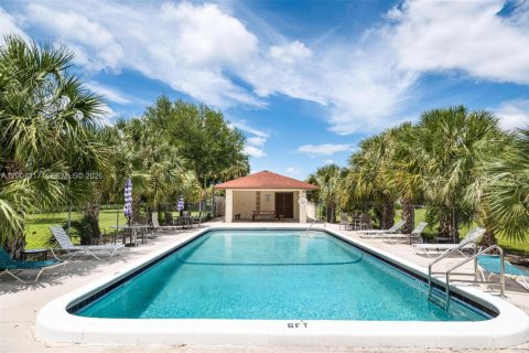 House in Boca Raton, Florida 3 bedrooms, 125.23 sq.m. № 2065981 - photo 28