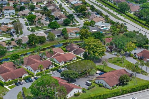 House in Boca Raton, Florida 3 bedrooms, 125.23 sq.m. № 2065981 - photo 30