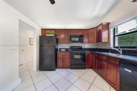 House in Boca Raton, Florida 3 bedrooms, 125.23 sq.m. № 2065981 - photo 8