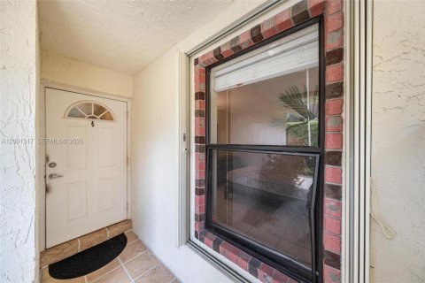 House in Boca Raton, Florida 3 bedrooms, 125.23 sq.m. № 2065981 - photo 3