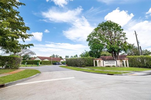 House in Boca Raton, Florida 3 bedrooms, 125.23 sq.m. № 2065981 - photo 26