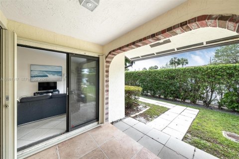 House in Boca Raton, Florida 3 bedrooms, 125.23 sq.m. № 2065981 - photo 24