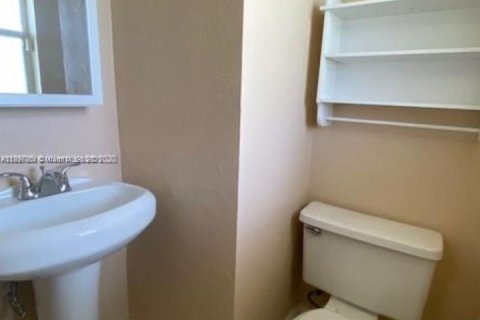 Снять в аренду кондоминиум в Тамарак, Флорида 1 спальня, 69.68м2, № 1833695 - фото 6
