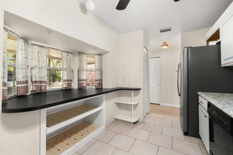 House in Sebring, Florida 3 bedrooms, 149.57 sq.m. № 2032801 - photo 13