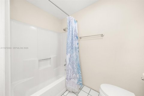 House in Sebring, Florida 3 bedrooms, 149.57 sq.m. № 2032801 - photo 27