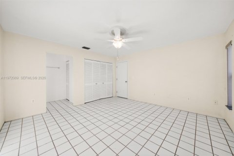 House in Sebring, Florida 3 bedrooms, 149.57 sq.m. № 2032801 - photo 18