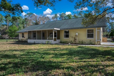 House in Sebring, Florida 3 bedrooms, 149.57 sq.m. № 2032801 - photo 2