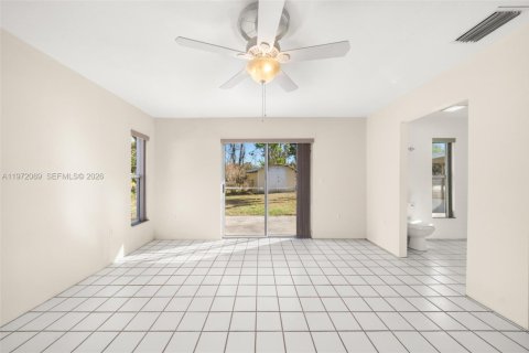 House in Sebring, Florida 3 bedrooms, 149.57 sq.m. № 2032801 - photo 16