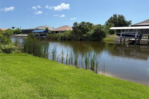 Casa en venta en Port Charlotte, Florida, 4 dormitorios, 196.67 m2 № 1771127 - foto 3