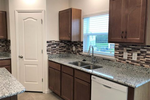 Townhouse in Lakeland, Florida 3 bedrooms, 157.38 sq.m. № 1849685 - photo 10