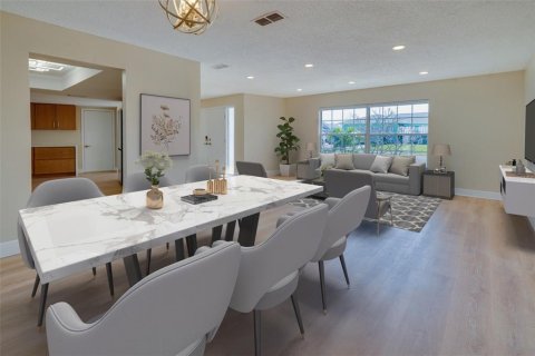 House in Apollo Beach, Florida 3 bedrooms, 170.48 sq.m. № 1642606 - photo 7
