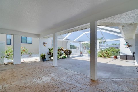 House in Apollo Beach, Florida 3 bedrooms, 170.48 sq.m. № 1642606 - photo 28