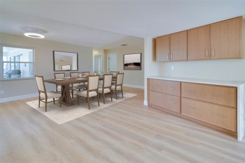 House in Apollo Beach, Florida 3 bedrooms, 170.48 sq.m. № 1642606 - photo 12
