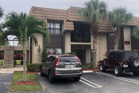 Commercial property in Coral Springs, Florida 82.87 sq.m. № 1788889 - photo 2