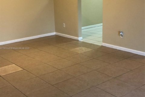 Commercial property in Coral Springs, Florida 82.87 sq.m. № 1788889 - photo 4