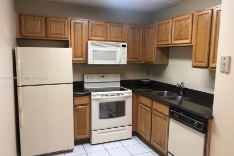 Commercial property in Coral Springs, Florida 82.87 sq.m. № 1788889 - photo 14