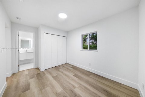 Villa ou maison à vendre à Miami, Floride: 3 chambres, 75.25 m2 № 1882524 - photo 25