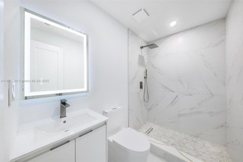 Villa ou maison à vendre à Miami, Floride: 3 chambres, 75.25 m2 № 1882524 - photo 16