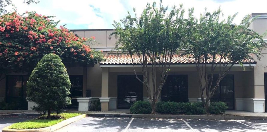 Commercial property in Maitland, Florida № 2394411