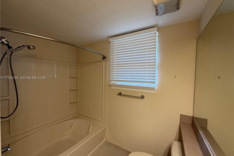 Copropriété à louer à Coral Springs, Floride: 2 chambres, 111.76 m2 № 2407753 - photo 29