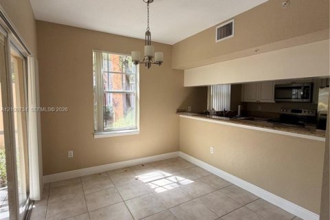Copropriété à louer à Coral Springs, Floride: 2 chambres, 111.76 m2 № 2407753 - photo 6