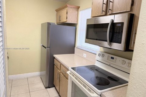 Снять в аренду кондоминиум в Корал-Спрингс, Флорида 2 спальни, 71.26м2, № 1973353 - фото 14