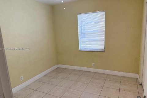 Снять в аренду кондоминиум в Корал-Спрингс, Флорида 2 спальни, 71.26м2, № 1973353 - фото 11