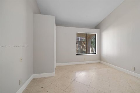 House in Deerfield Beach, Florida 3 bedrooms, 116.5 sq.m. № 1888157 - photo 17
