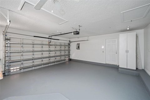 House in Deerfield Beach, Florida 3 bedrooms, 116.5 sq.m. № 1888157 - photo 23