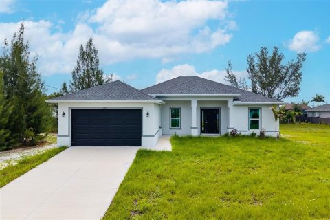 Casa en Cape Coral, Florida 4 dormitorios, 156.35 m2 № 2230414