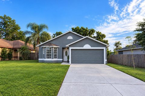 House in Longwood, Florida 3 bedrooms, 174.19 sq.m. № 2366807